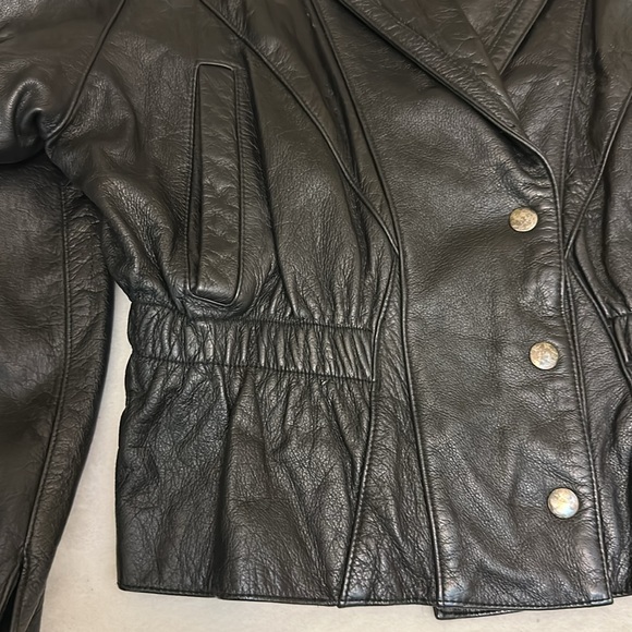 Vtg Maggie Lawrence Jacket Womens
Motorcycle Punk Pop 80s Leather
Cinched waist - Picture 7 of 16